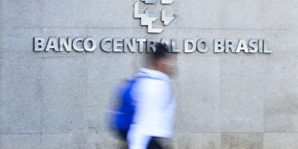 dinheiro-de-clientes-do-master-migrou-para-bancos-maiores,-informa-bc